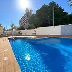 Carihuela Beach, Club San Antonio, Malaga טורמולינוס